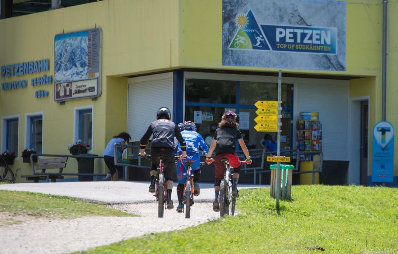 Chaletpark Petzen Feistritz ob Bleiburg 外观 照片